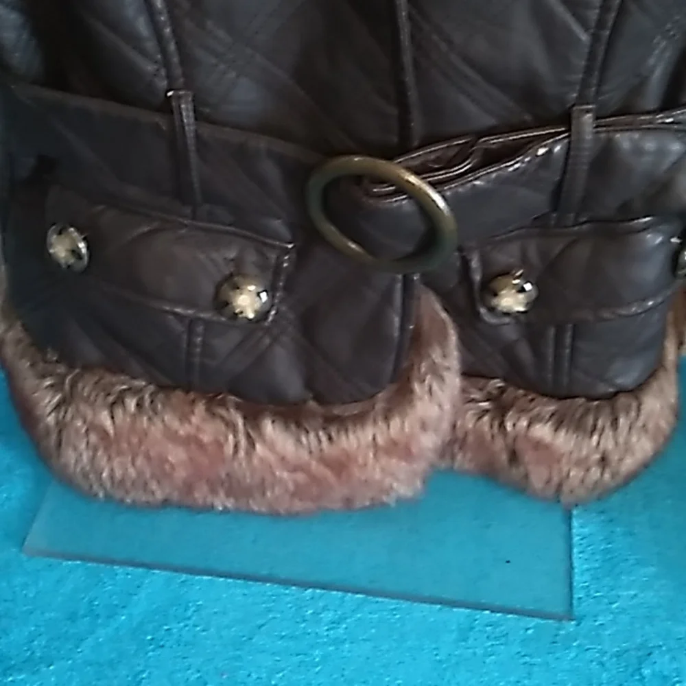 Daytrip Medium Black Vinyl Jacket wit Faux Fur - Picture 3 of 8